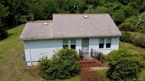 1026 Barricks Mill Rd, Wake, VA 23176