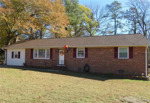 24013 Pinecroft Rd, North Dinwiddie, VA 23803