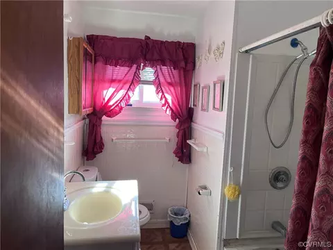 2103 Warwick Ave, Richmond, VA 23224 photo 9