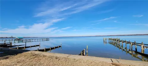 1142 Fort Lowry Ln, Dunnsville, VA 22454