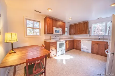 452 Peake Rd, Weems, VA 22576 photo 10