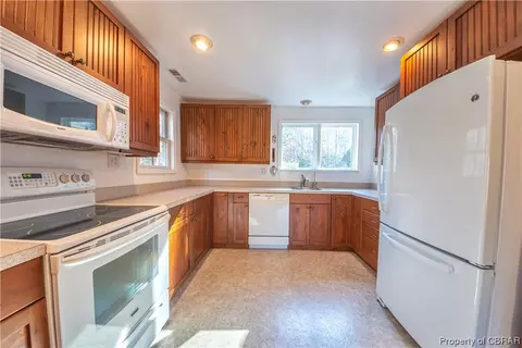452 Peake Rd, Weems, VA 22576 photo 11