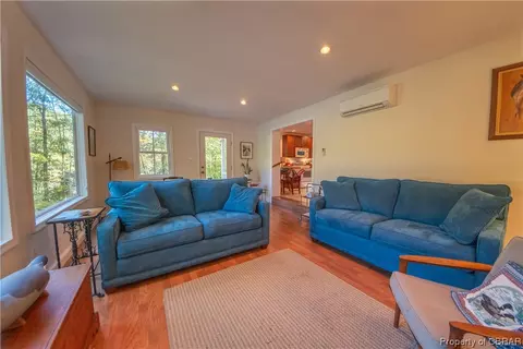 452 Peake Rd, Weems, VA 22576 photo 9