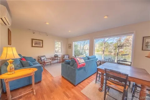 452 Peake Rd, Weems, VA 22576 photo 6