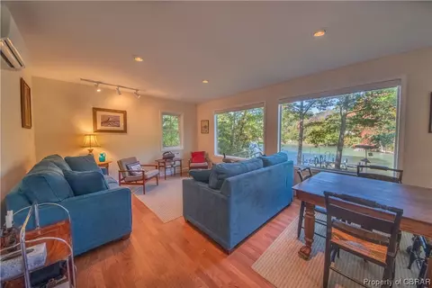452 Peake Rd, Weems, VA 22576 photo 7