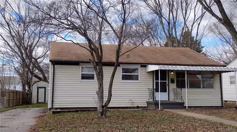 516 Pinehurst Ave, Colonial Heights, VA 23834