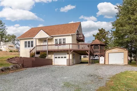 440 S Lakeshore Dr, Louisa, VA 23093