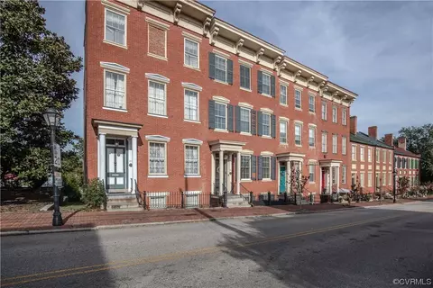 221 High St, Petersburg, VA 23803