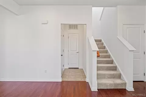 Entry Way - 3006 Barnack Rd, Midlothian, VA 23112 photo 4 of 5