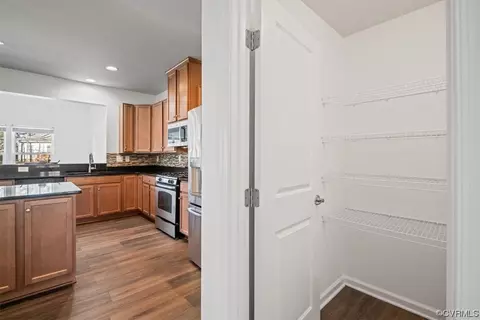 Kitchen - 3006 Barnack Rd, Midlothian, VA 23112 photo 6 of 6