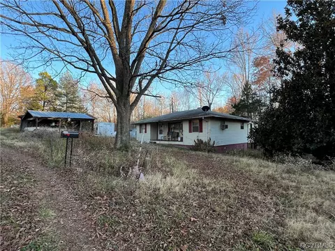 500 Parsons Rd, Chase City, VA 23924