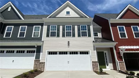 13724 Randolph Pond Ln, Midlothian, VA 23114
