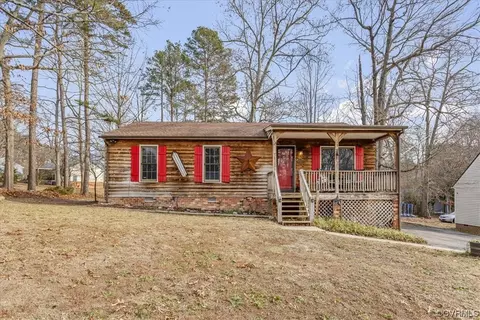 13401 Evelyn Dr, Chester, VA 23831