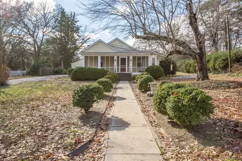 12240 Richmond St, Chester, VA 23831