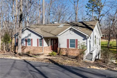 29 Out Of Bounds Rd, Palmyra, VA 22963