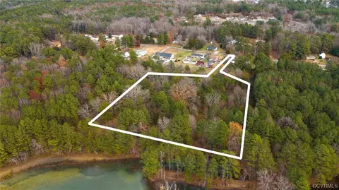 5916 Lewis Rd, Dinwiddie, VA 23803
