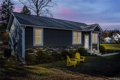 821 Riverview Dr, Heathsville, VA 22473