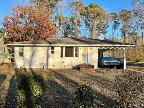 1010 Wolf Trap Rd, Yorktown, VA 23692
