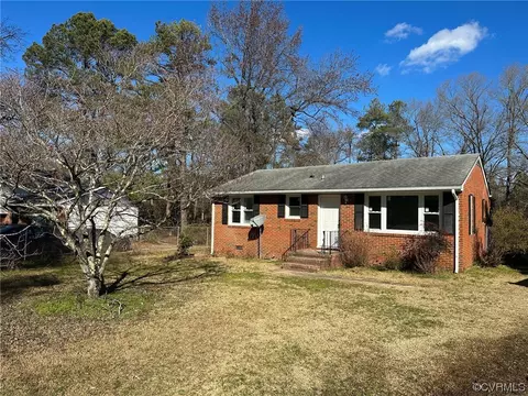 4135 Henshaw Dr, North Dinwiddie, VA 23803