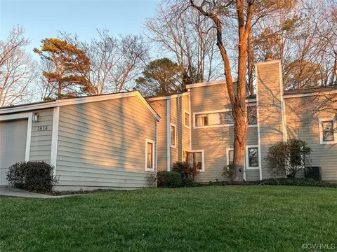 1814 Ivystone Dr, Richmond, VA 23238