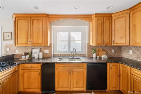 5604 Promontory Pointe Rd, Midlothian, VA 23112 photo 12