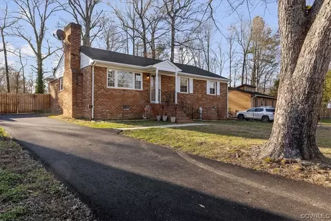 14206 Barberry Ct, Chester, VA 23836