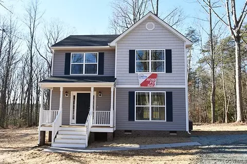 19309 Rosewood Ln, Petersburg, VA 23803