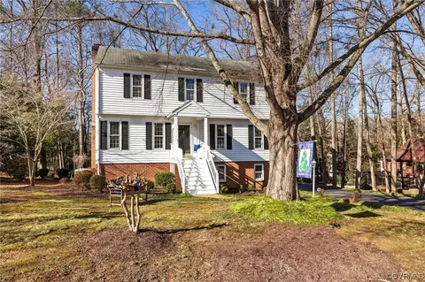 530 Wadsworth Dr, North Chesterfield, VA 23236