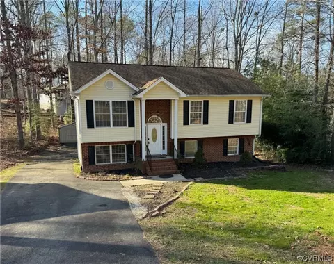 269 Hampshire Dr, Ruther Glen, VA 22546