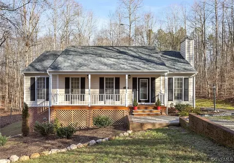 1300 Pine Creek Bluff Dr, Powhatan, VA 23139