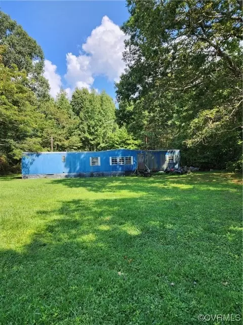 114 City Of Refuge Rd, Hartfield, VA 23071