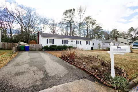3910 Robin Hood Dr, Hopewell, VA 23860