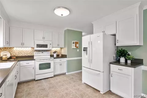 8218 Preakness Ct, Midlothian, VA 23112 photo 10