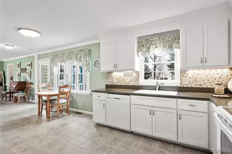 8218 Preakness Ct, Midlothian, VA 23112 photo 11