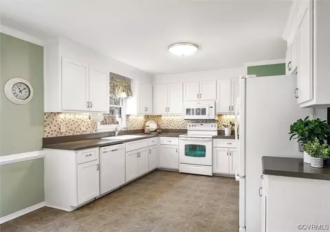 8218 Preakness Ct, Midlothian, VA 23112 photo 9