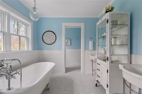 Bath - 7618 Cornwall Rd, Henrico, VA 23229 photo 2 of 7