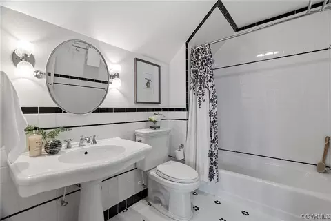 Bath - 7618 Cornwall Rd, Henrico, VA 23229 photo 7 of 7