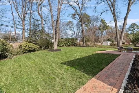 Exterior - 7618 Cornwall Rd, Henrico, VA 23229 photo 6 of 8