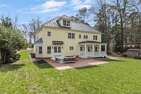 Exterior - 7618 Cornwall Rd, Henrico, VA 23229 photo 7 of 8