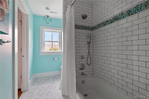 Bath - 7618 Cornwall Rd, Henrico, VA 23229 photo 4 of 7