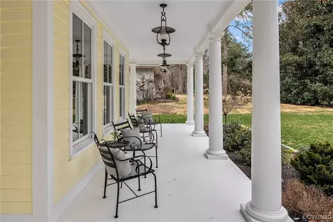 Exterior - 7618 Cornwall Rd, Henrico, VA 23229 photo 2 of 8