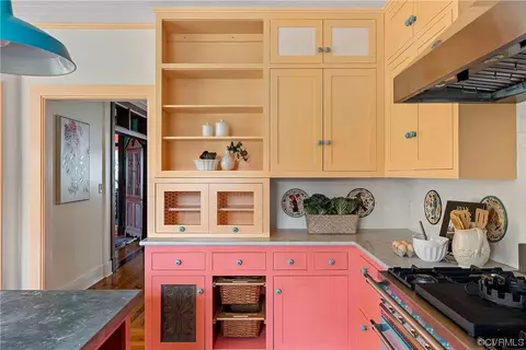Living - 7618 Cornwall Rd, Henrico, VA 23229 photo 6 of 9