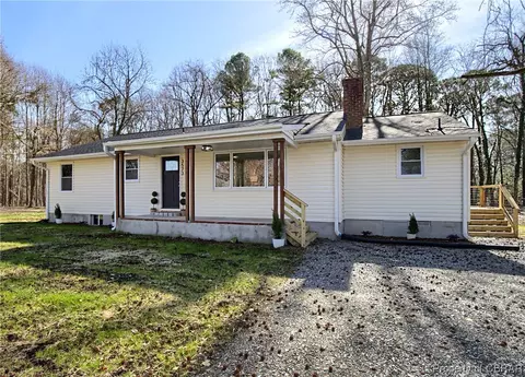 3573 Seawells Point Ln, Hayes, VA 23072