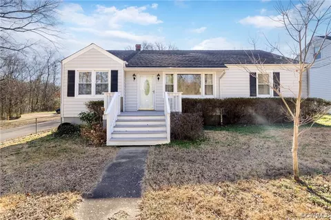517 Lyons Ave, Colonial Heights, VA 23834