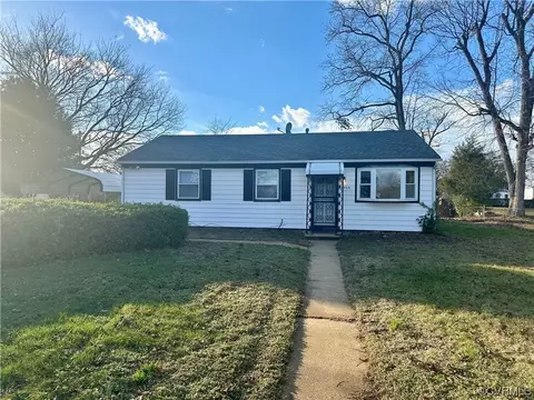 2406 Hartman St, Richmond, VA 23223