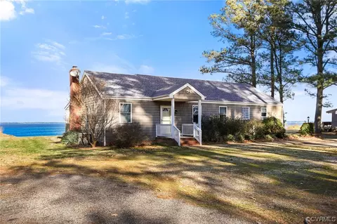 19083 Farm Rd, Smithfield, VA 23430