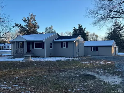 9229 E Patrick Henry Rd, Ashland, VA 23005