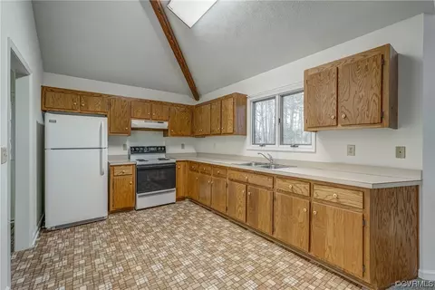8978 Twin Rivers Ln, Gloucester, VA 23061 photo 9