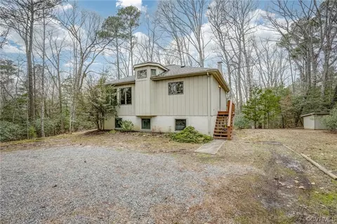 8978 Twin Rivers Ln, Gloucester, VA 23061 photo 2