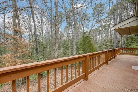 8978 Twin Rivers Ln, Gloucester, VA 23061 photo 4
